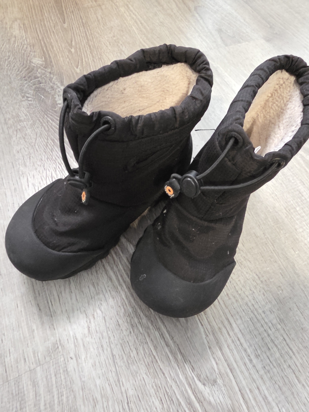 Bogs Kids Black Insulated Snow Boots with Toggle Closure